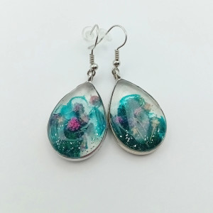 Kolczyki w Kształcie Łezki z Żywicy z Suszoną Gipsówką - Handmade