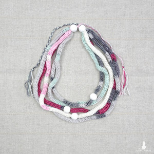 5800 lekki, miękki, błyszczący naszyjnik; kolorowy naszyjnik
