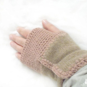ocieplacze na ręce, ciepłe mitenki rękawiczki, wełniane mitenki, beżowe mitenki z wełny, brązowe mitenki, prezent dla dziewczyny, prezent dla kobiety