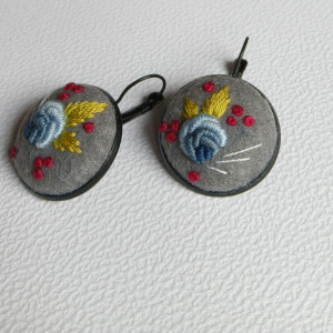 Ręcznie haftowane kolczyki  MONAKO