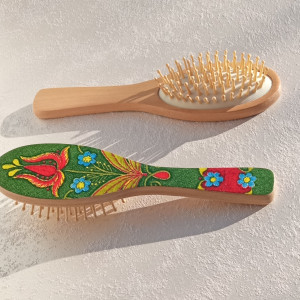 Drewniana zielona szczotka do włosów z folkowymi kwiatami, Prezent handmade urodzinowy dla kobiety, akcesoria do włosów w stylu Boho hippie, dekoracja toaletki