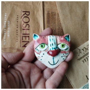 Broszka różowy kotek