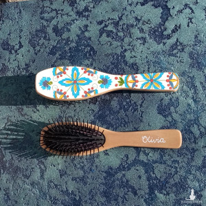 Personalizowana szczotka do włosów z imieniem w niebieskie kaszubskie kwiaty, Pomysł na prezent dla kobiety, Akcesoria do włosów w stylu folk etno boho