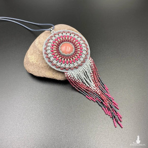 MEDALION Z FRĘDZLAMI - szary, stalowy, burgund, malina, róż #888