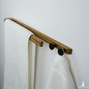 Dębowy wieszak na ręczniki