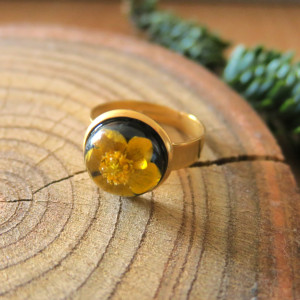 Pierścionek z jaskrem, jaskier żywica epoksydowa