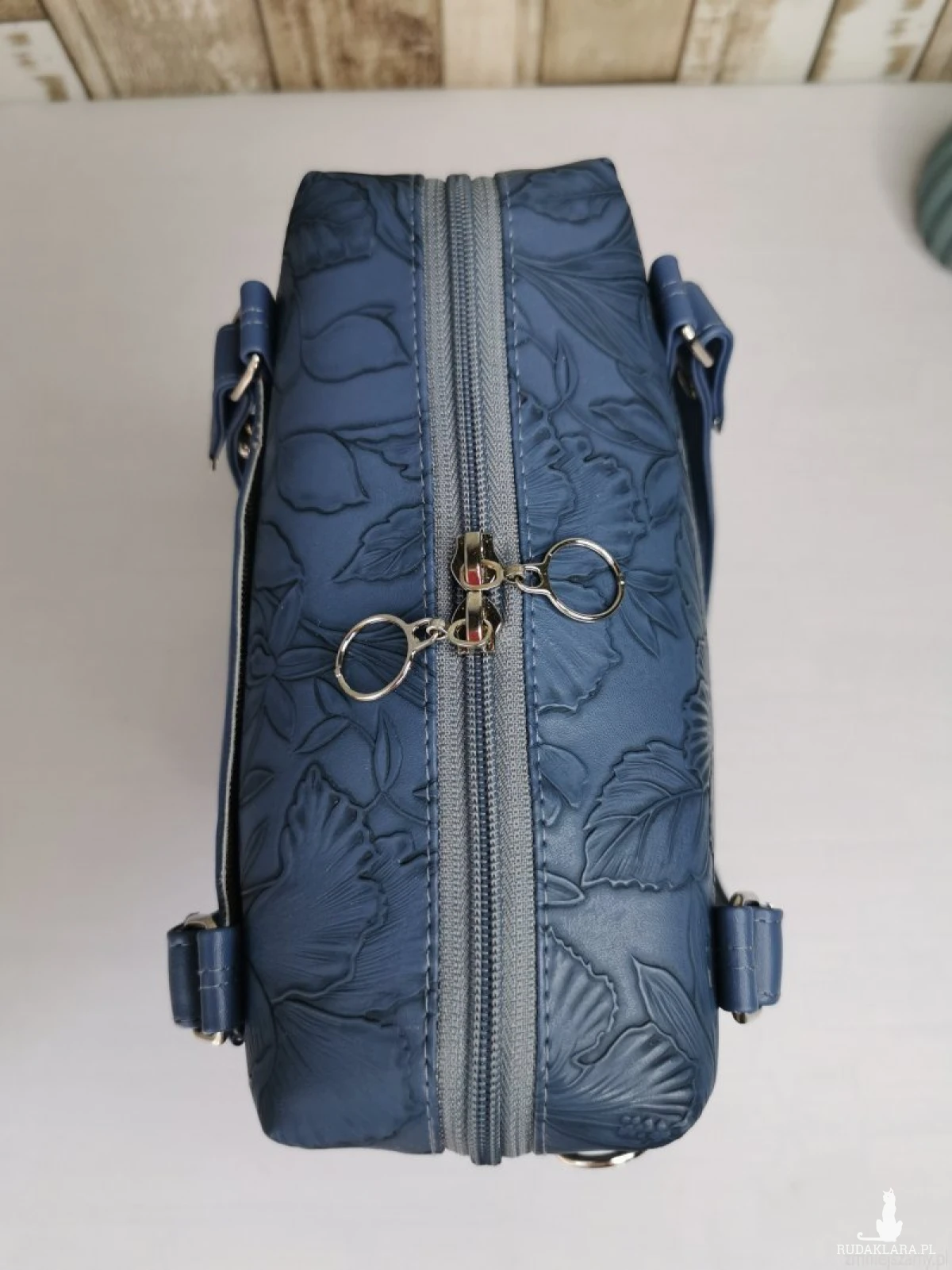 Listonoszka torebka box kuferek torebka damska na ramię zamykana ekoskóra - wytłaczane kwiaty