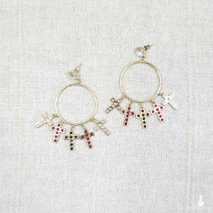 149 złote, kolorowe, okrągłe kolczyki vintage; z drugiej ręki; wkrętki;  kolczyki z krzyżami