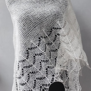 Chusta z ażurem w śmietance