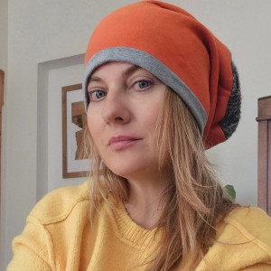 Czapka Wiosenna pomarańczowo-szara