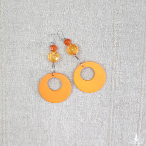 6676 duże, długie, pomarańczowe kolczyki;