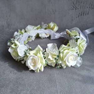 Wianek dziewczęcy z białych kwiatków