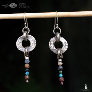 Srebro z kolorami ziemi