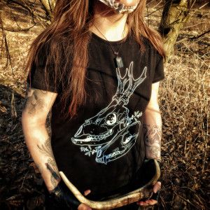 Koszulka damska z nadrukiem- czaszki