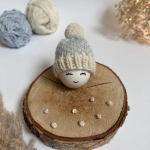 Czapeczka z pomponem na jajka wielkanocne - 1 szt.