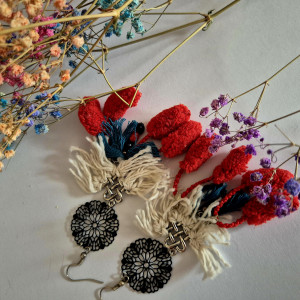 Kolczyki  boho z pomponami