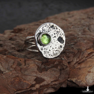 Pierścionek srebrny z zielonym turmalinem Krater