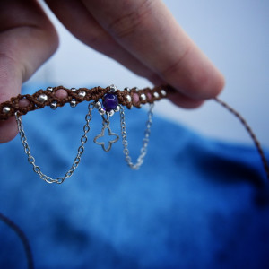 Choker Ametyst Rodonit. Mikro makrama.