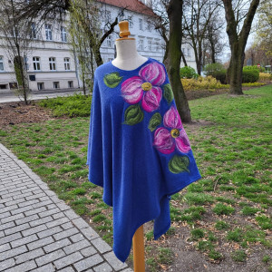 poncho z dzianiny wełnianej granat