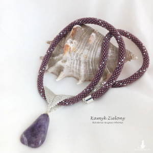 Naszyjnik koralikowy z ametystem
