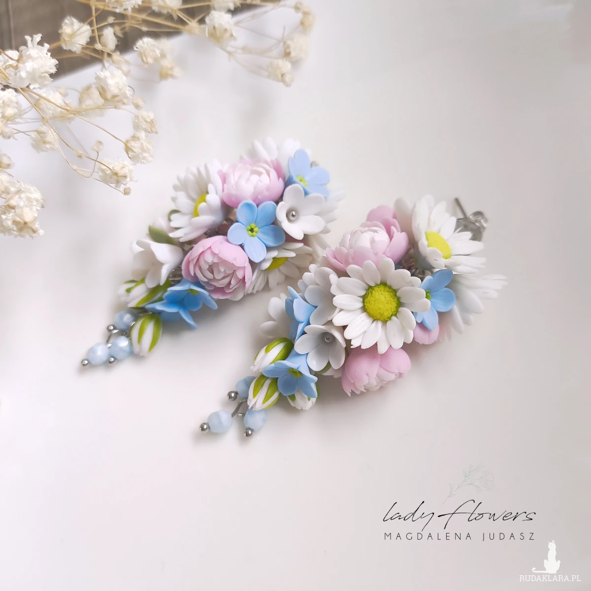 Długie kolczyki z peoniami, stokrotkami i niezapominajkami