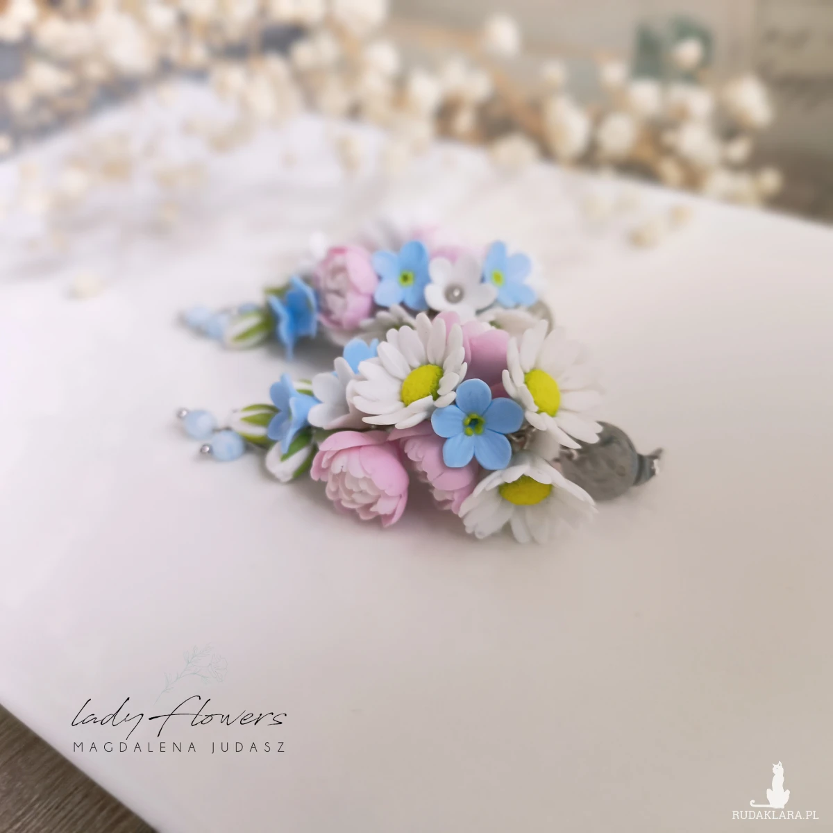 Długie kolczyki z peoniami, stokrotkami i niezapominajkami