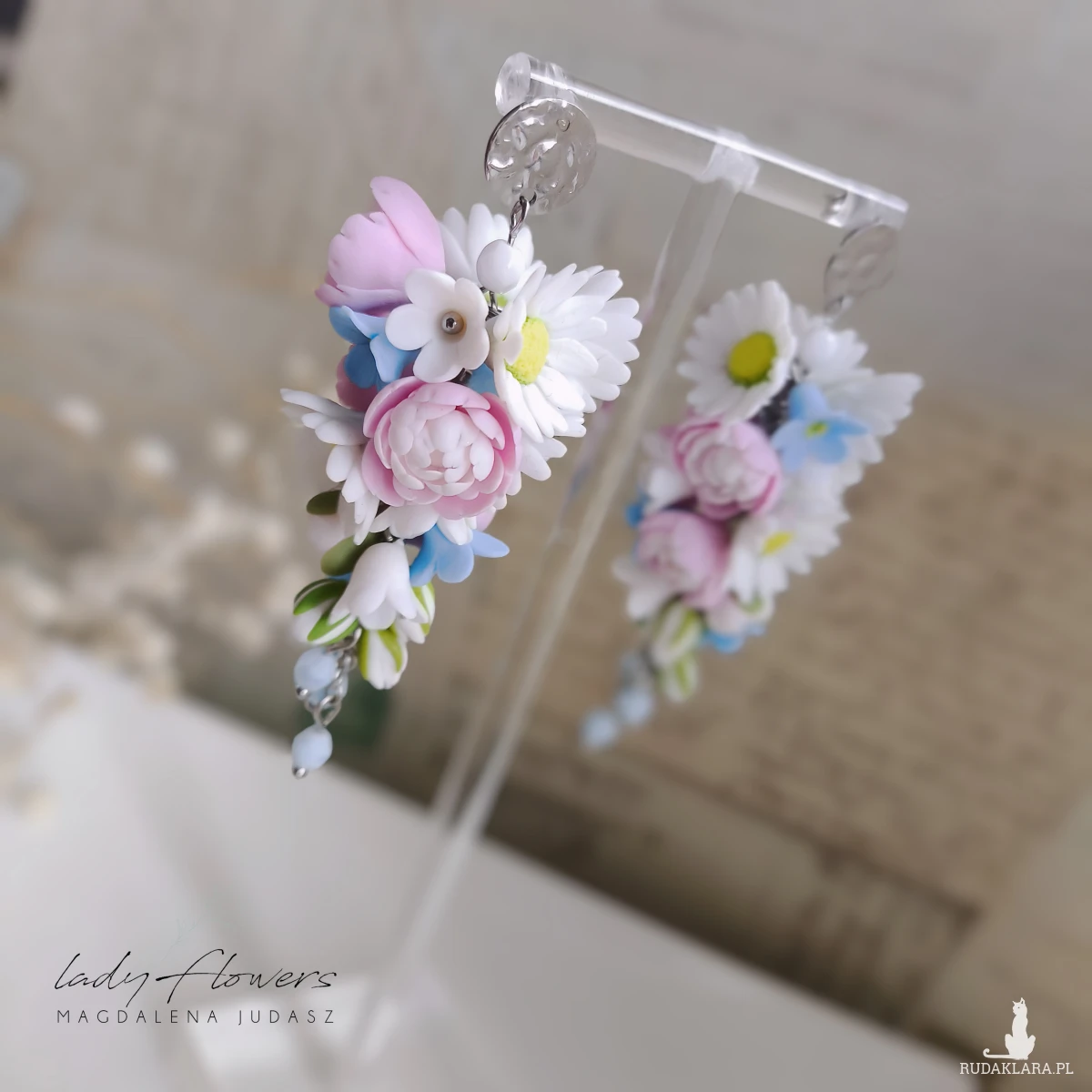 Długie kolczyki z peoniami, stokrotkami i niezapominajkami