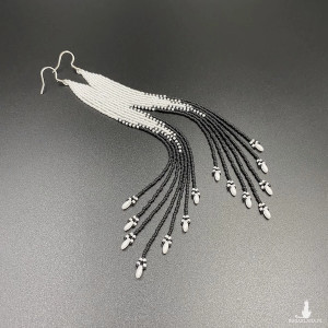 CZARNE MAKI - KOLCZYKI DO RAMION Z KORALIKÓW biały, czarny #921