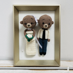 Młoda para misie w złotej ramce ręcznie robione prezent ślubny obraz