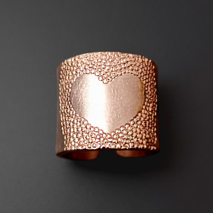 Kocham - masywny pierścień z sercem, miedź, rozmiar 15 - 22,5