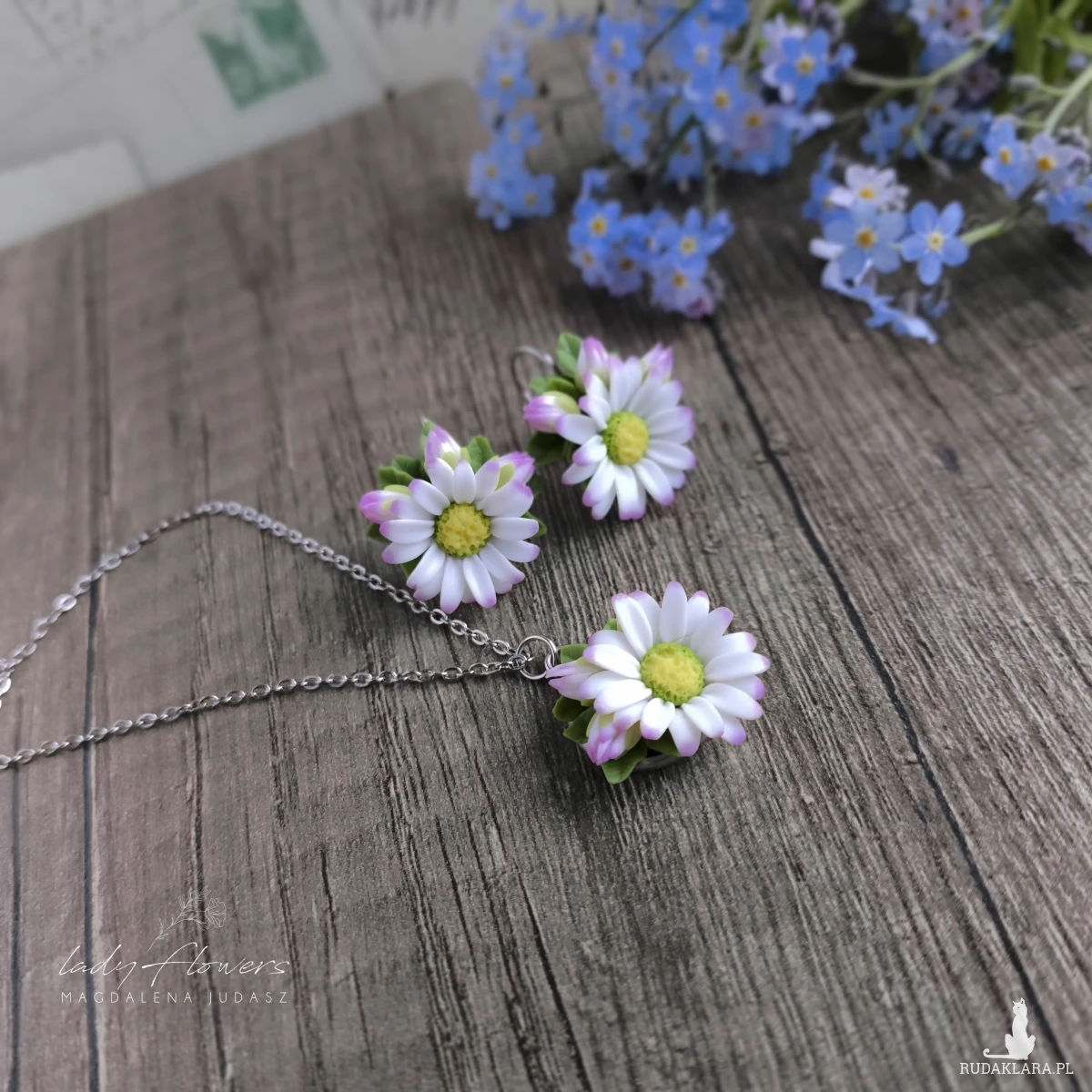 Komplet biżuterii ze stokrotkami