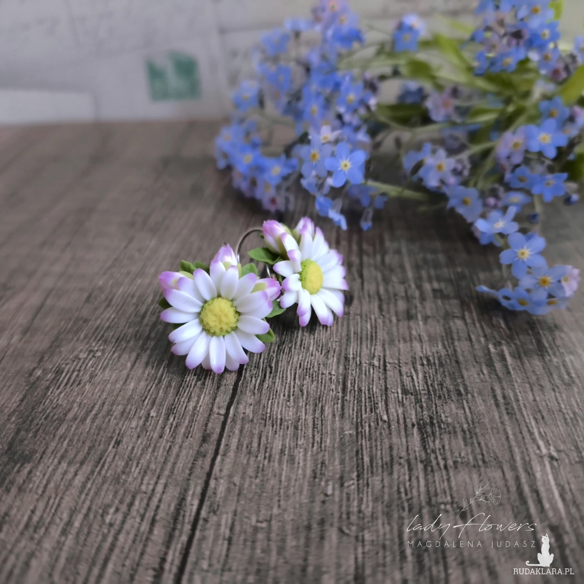 Komplet biżuterii ze stokrotkami