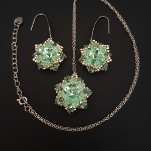 Zielony Zestaw Biżuterii - Naszyjnik i Kolczyki w Odcieniu Chrysolite