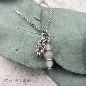 Wisiorek nostalgiczny - szary i biały agat