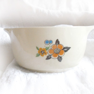 prl czarka z kamionki, Tułowice salaterka w kwiatki, tułowice czarka prl, prl naczynia, prl salaterki, prl sprzęty, prl ceramika użytkowa, prl miseczka ceramiczna, retro naczynia vintage