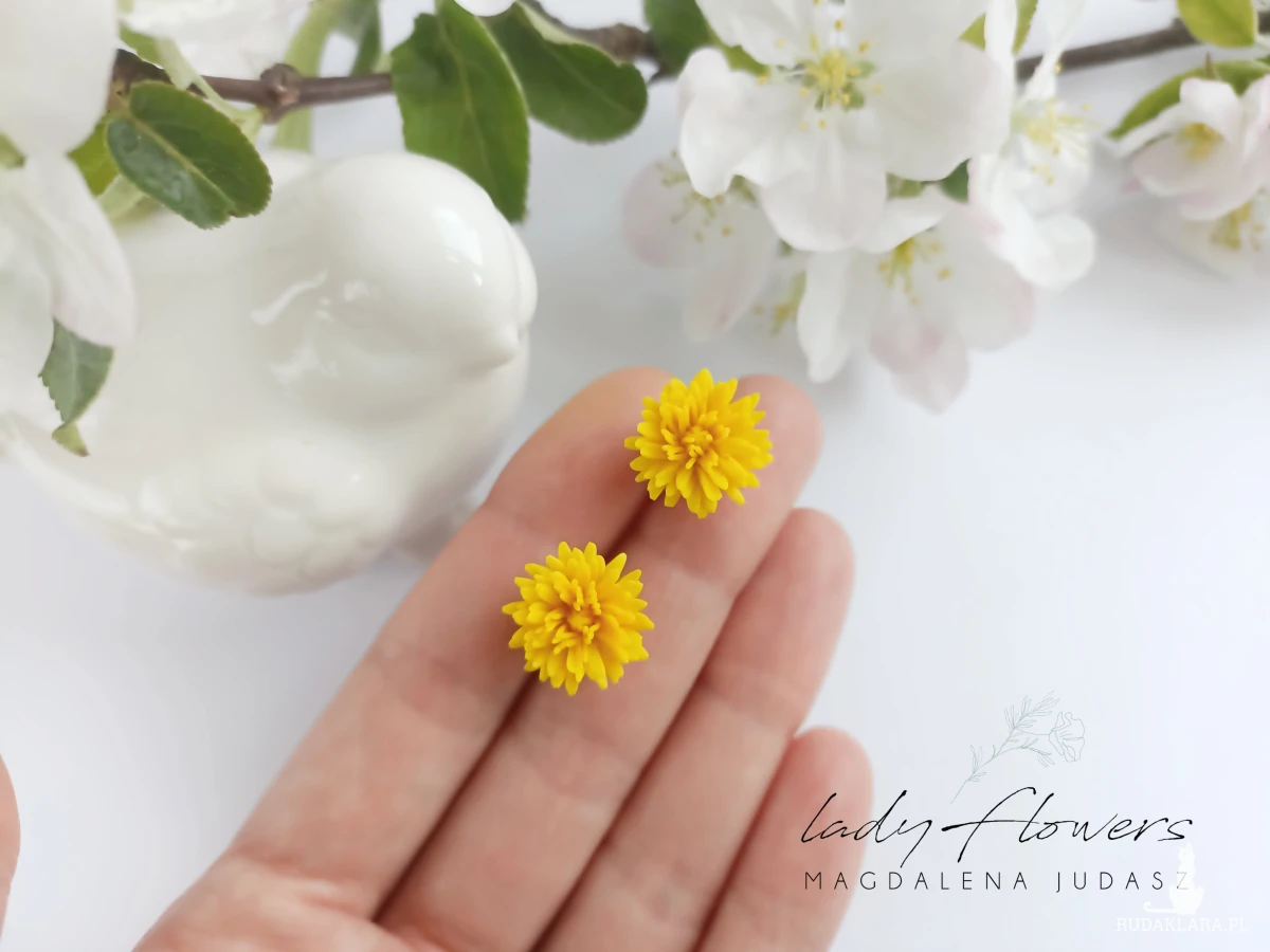 Kolczyki z mniszkami