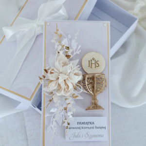 Kartka na komunię dla chłopca i dziewczynki z kielichem
