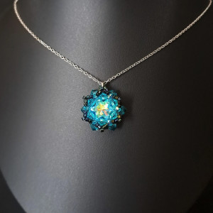 Delikatny Turkusowy Naszyjnik z Kryształkami i Koralikami