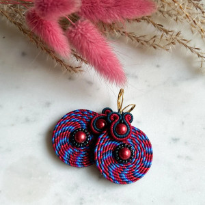 Kolczyki sutasz Swirl - czerwono-niebieskie