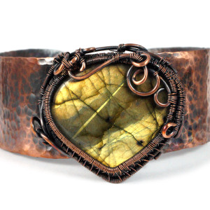 Labradoryt i miedź, Miedziana bransoletka z labradorytami, ręcznie wykonana, prezent dla niej prezent dla mamy, prezent urodzinowy biżuteria