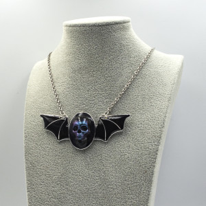 Naszyjnik z czaszką 01