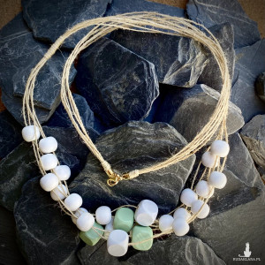 Naszyjnik drewniane korale pastelowy zielony i biały