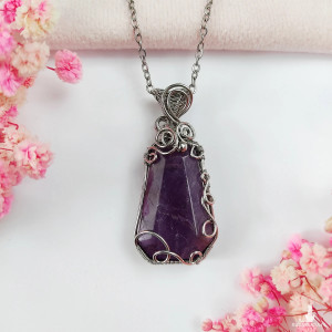 Naszyjnik Ametyst stal chirurgiczna wisiorek handmade wirewrapping