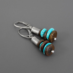 Surowe kolczyki, bronzyt i howlit, srebro 925