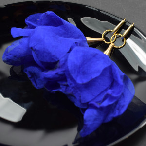 Długie chabrowo-złote kolczyki - lekkie jak piórko