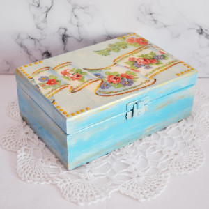 Szkatułka z wstążką