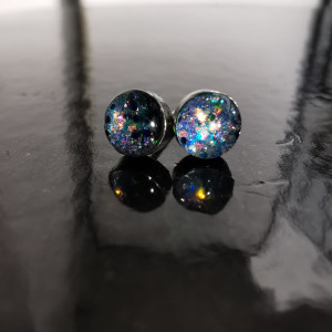 Tęczowe mini sztyfty, zielone sztyfty, kolorowa biżuteria niebieskie kolczyki