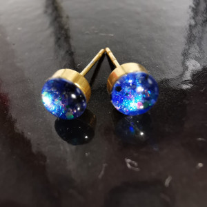 Niebieskie mini sztyfty, kolczyki na lato, sztyfty handmade