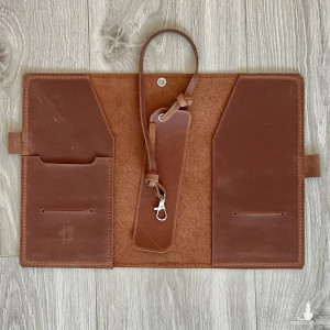 Jasno brązowa okładka,notes skórzany formatu A5.