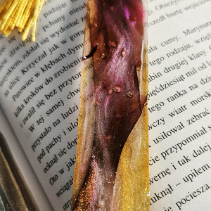 Zakładka z żywicy epoksydow z platkiem magnoli D15